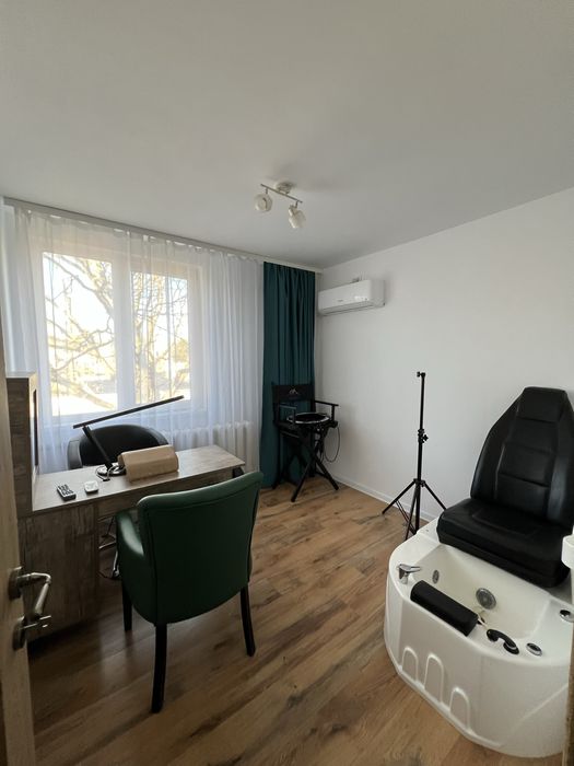 Mobilier manichiura pedichiura