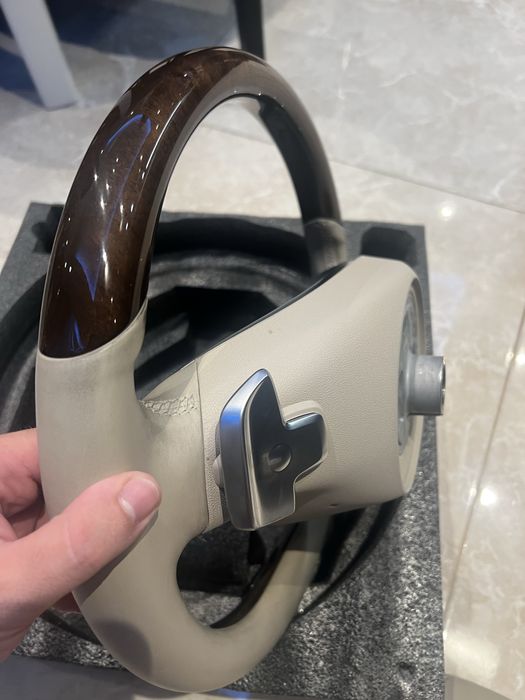 Бежов махагонов волан Mercedes S-class W222