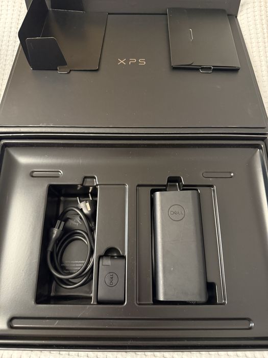 Dell XPS 17 9720 i9 4K Touch | 32GB Ram | RTX3060 6GB | Baterie noua