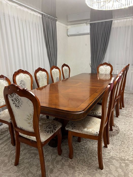 Продам стол Дерево и 12 стульев