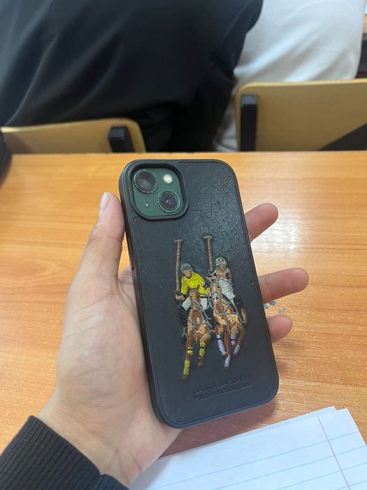 Продам айфон 13..