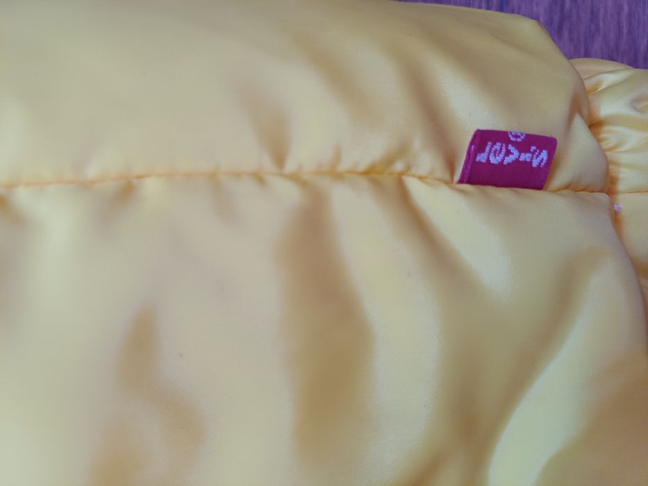 Страхотен нов елек на Levis- 50 лв