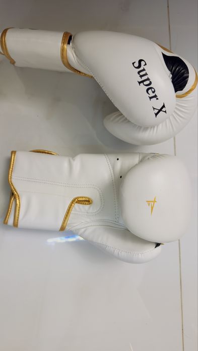 Боксови ръкавици