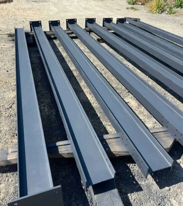 Vând 5ferme metalice cu deschidere de10m și 10stalpi din profil ipe160