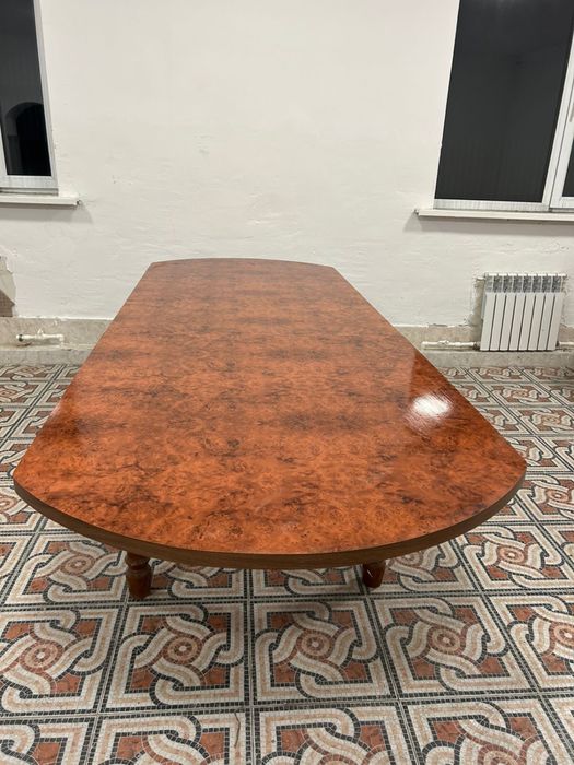 Продаю 4 стол новые