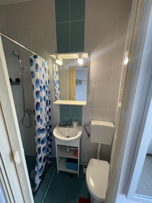 De închiriat mini garsonieră