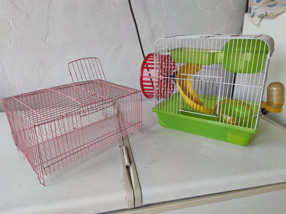 Клетка для попугая и клетка для хомяка