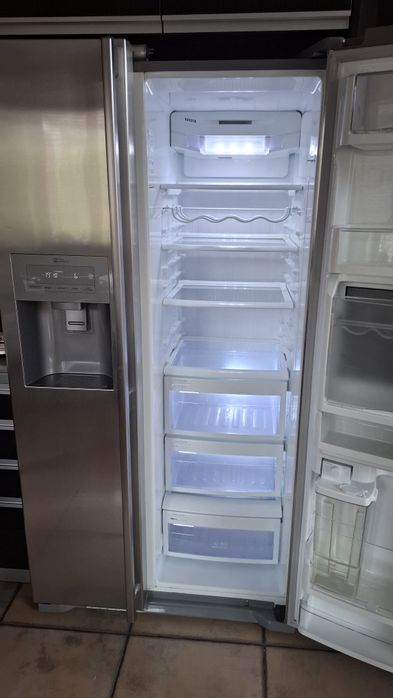 Хладилник LG двукрилен