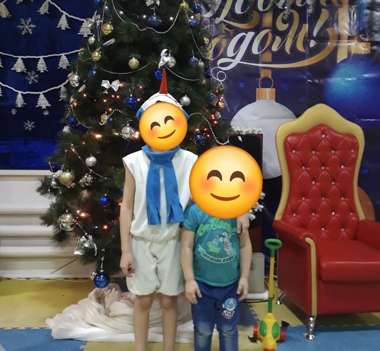 Продам два новогодних костюма