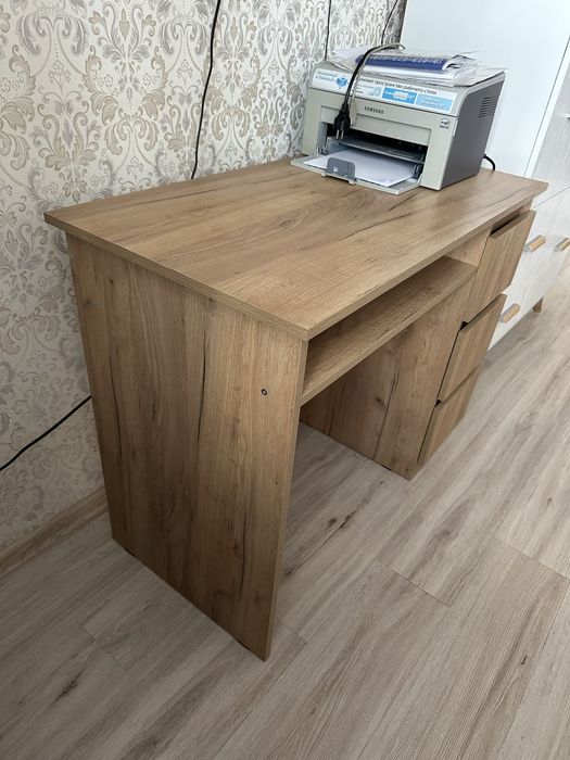 Продам письменный стол
