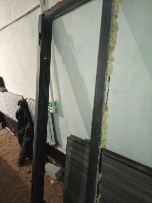 Продам Железную дверь б/у