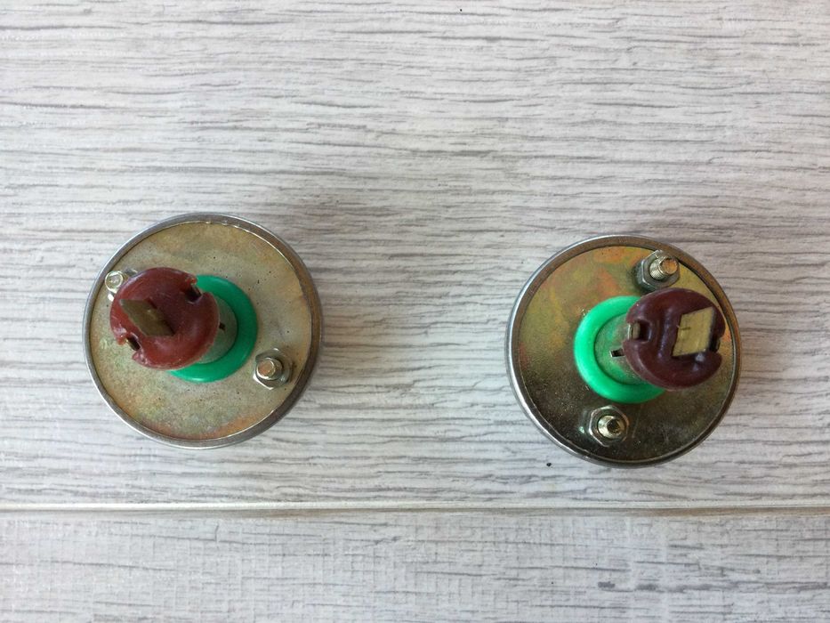 2 бр НОВИ оригинални странични мигачи за калник за Жигули / Лада / ВАЗ