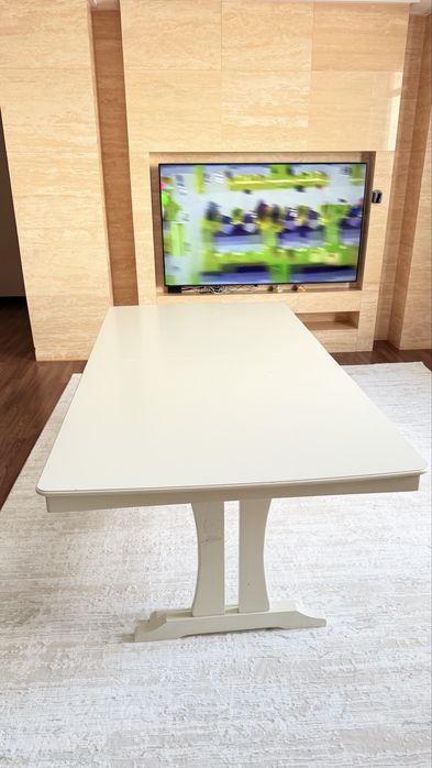 Стол 2 метра(в раздвижном ввиде 3 метра)