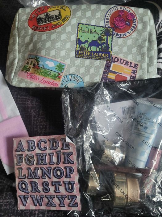 Set CADOU cosmetice  !!!
ESTEE LAUDER "nordstrom shop Usa