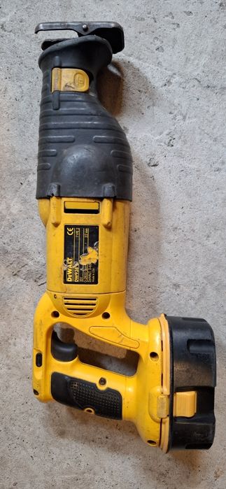 Ferastrau DeWalt