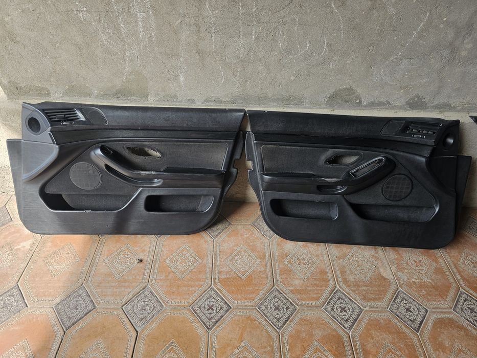 Дверные карты обшивка на е39