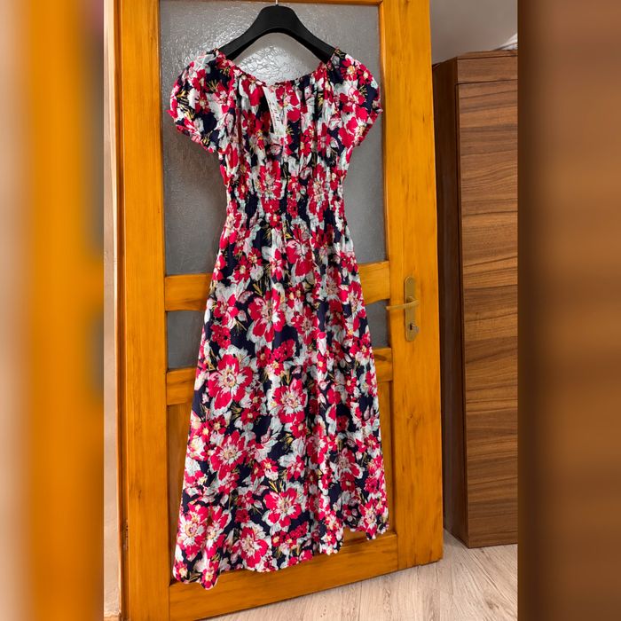 Rochie midi florala noua cu eticheta
