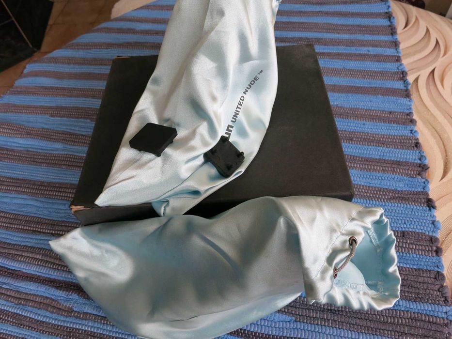 Дамски обувки на висок ток