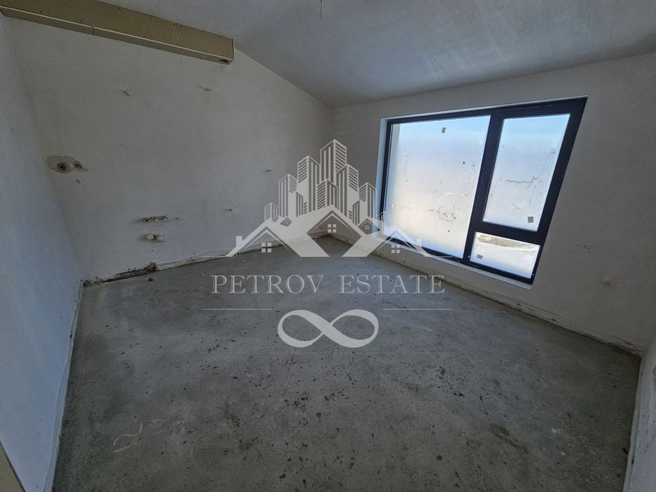 Продава се Тристаен апартамент в Велинград - 82 кв.м за 976 €/кв.м - Снимка #2