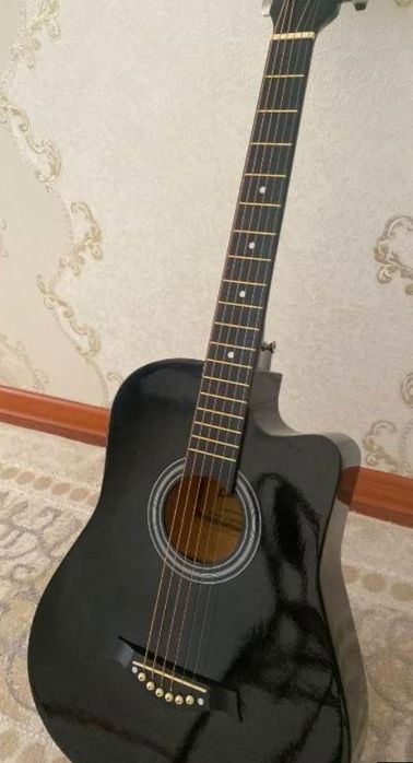 Акустическая гитара