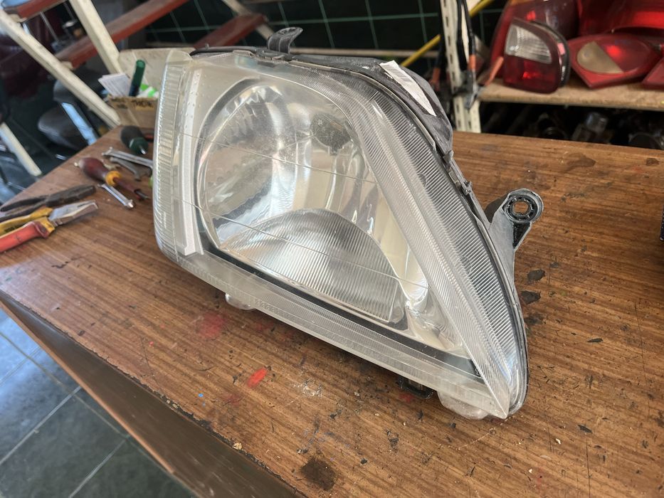 far logan dreapta model 2004/2009