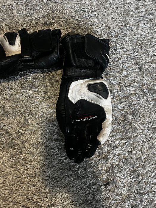 Мото екипировка. Цялостна екипировка на две отделни части.