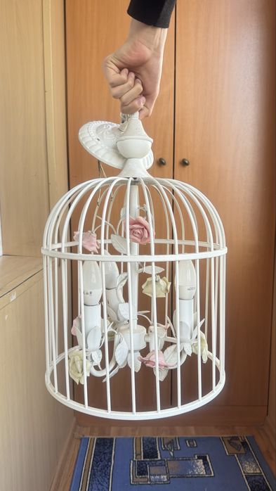 Продам люстру в отличном состоянии