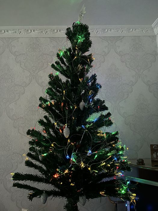 Елка искуственноя