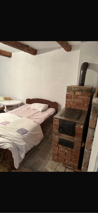 Inchiriez casa la tara