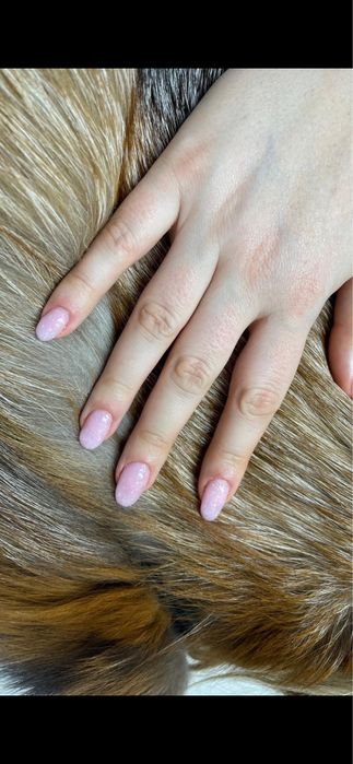 Servicii de coafor machiaj frizerie si unghii cu gel