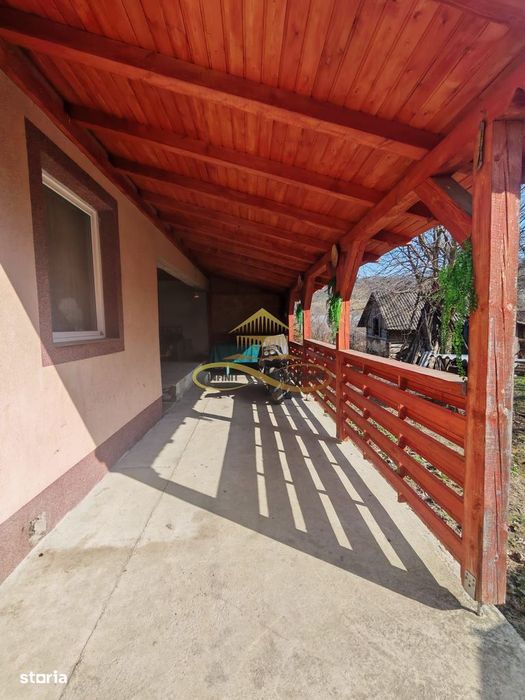 Casă de vânzare din BCA, in PARAVA