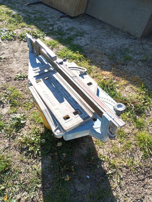 Vînd masinâ de tâiat gresie sigma originală 75  cm