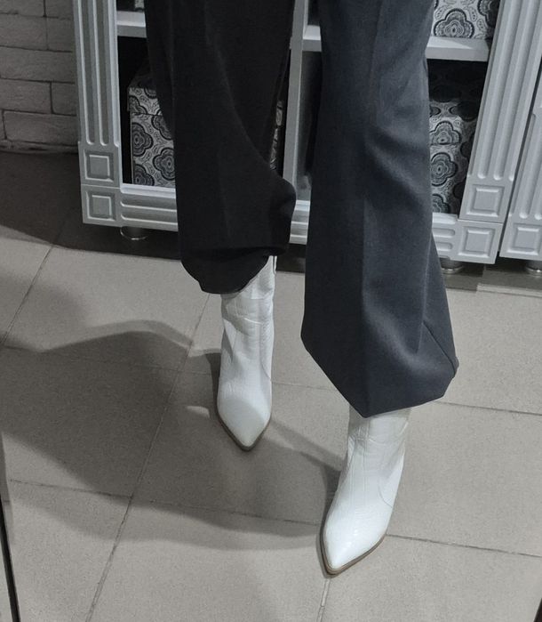 Продам сапожки новые  37 р