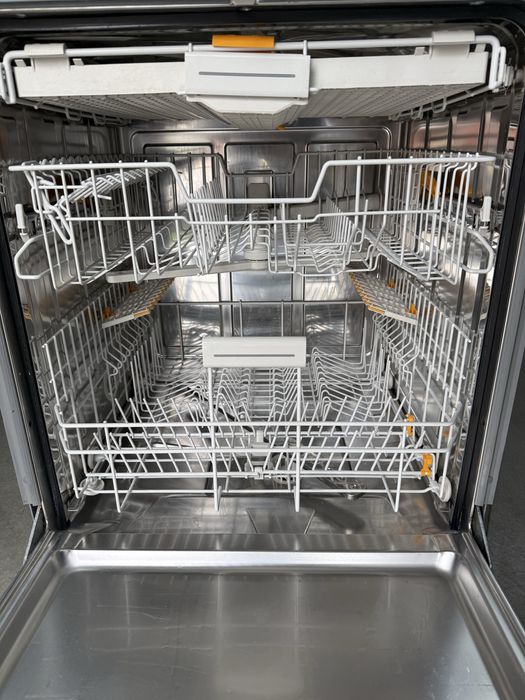 Съдомиялна машина за вграждане MIELE 60см
