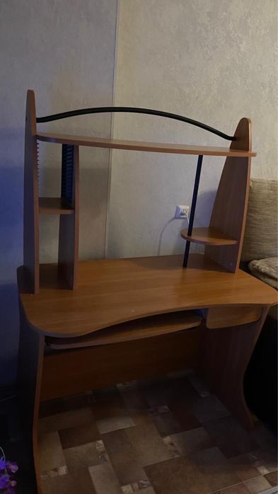 Стол компьютерный