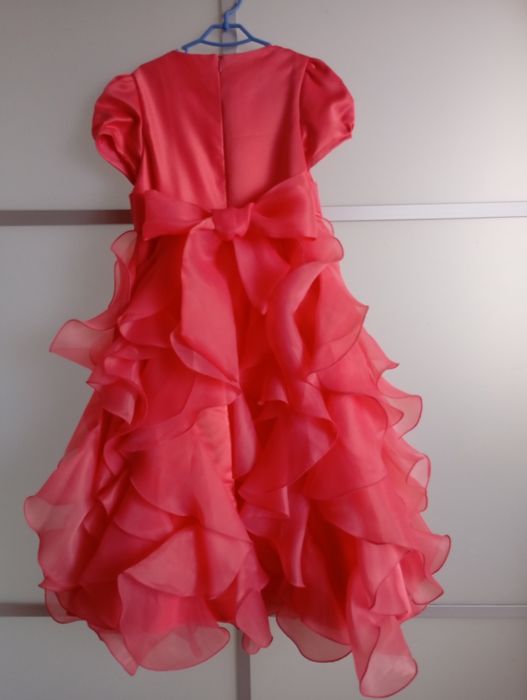 Продам платье для девочки