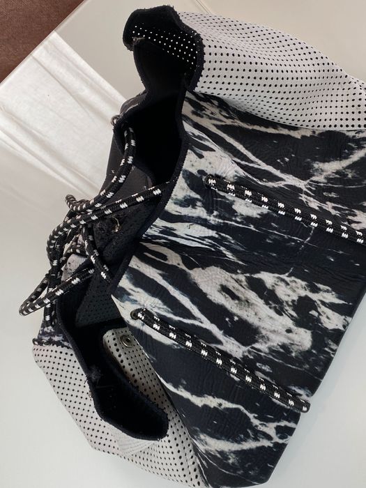 НАМАЛЕНИЕ Summerback black white