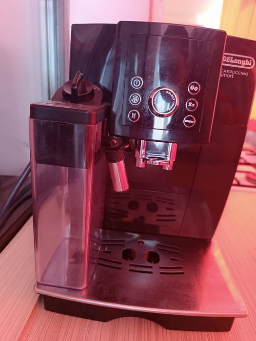 Expresor DeLonghi ECAM 23.260.B

Expresorul se prezintă în stare foart