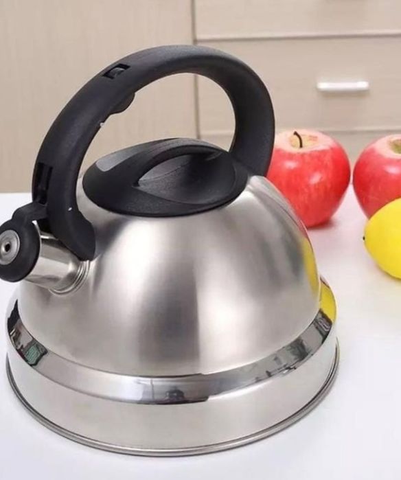 Продам чайник металлический.