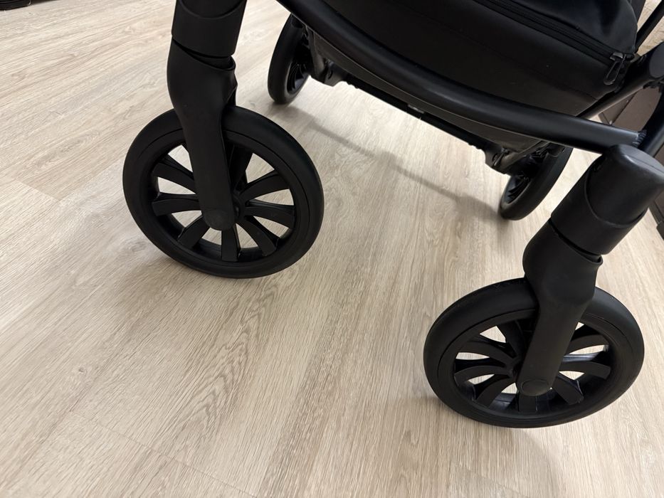 Продаю прочную коляску люксового бренда Anex e/type 2в1