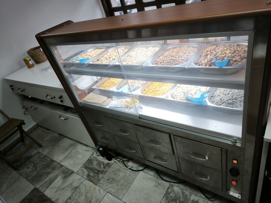 Професионална витрина за ядки