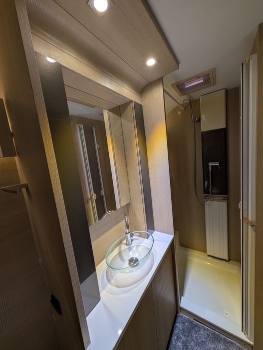 Adria Adora 612 DL Seine 2019 | ALDE | Mover PowrTouch | Baie + Duș separat
