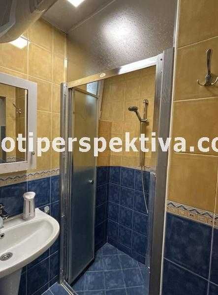 Продава се Тристаен апартамент в Пловдив, Център - 83 кв.м за 2025 €/кв.м - Снимка #13