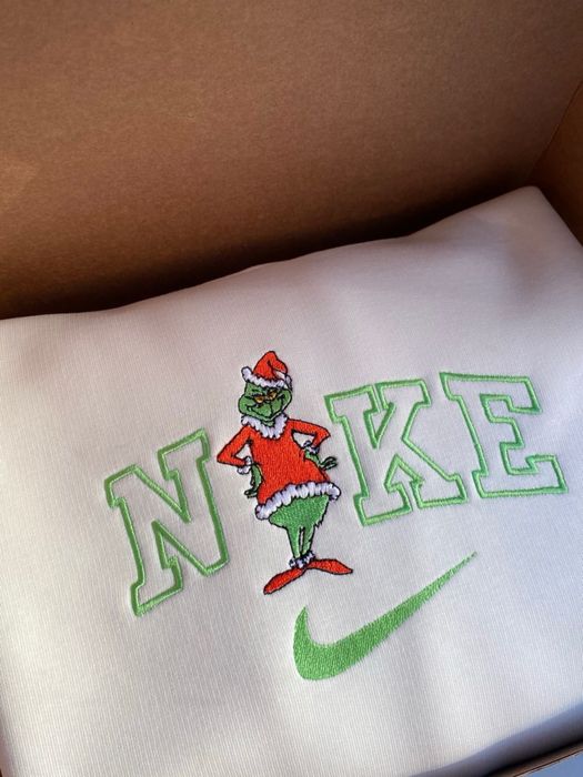 Худи с вышивкой