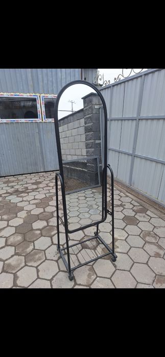 Пролам зеркало на колесиках