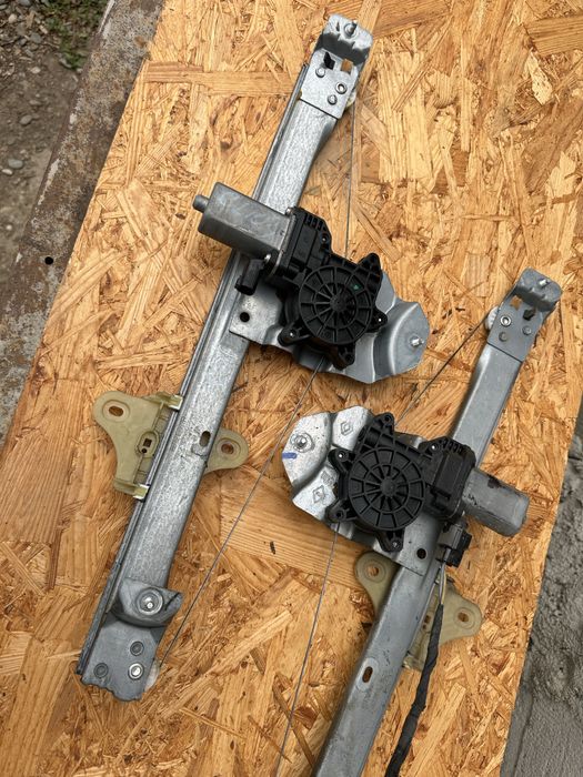 Macara electrica stanga / dreapta Renault Clio 4