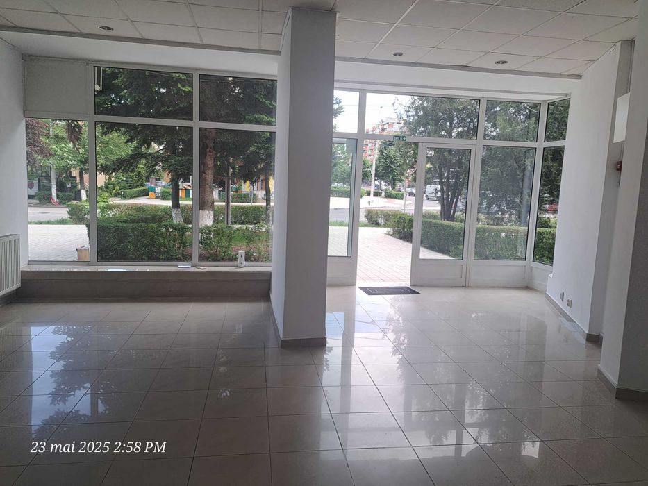Pentru inchiriere spatiu comercial central in Deva  de 50 mp.