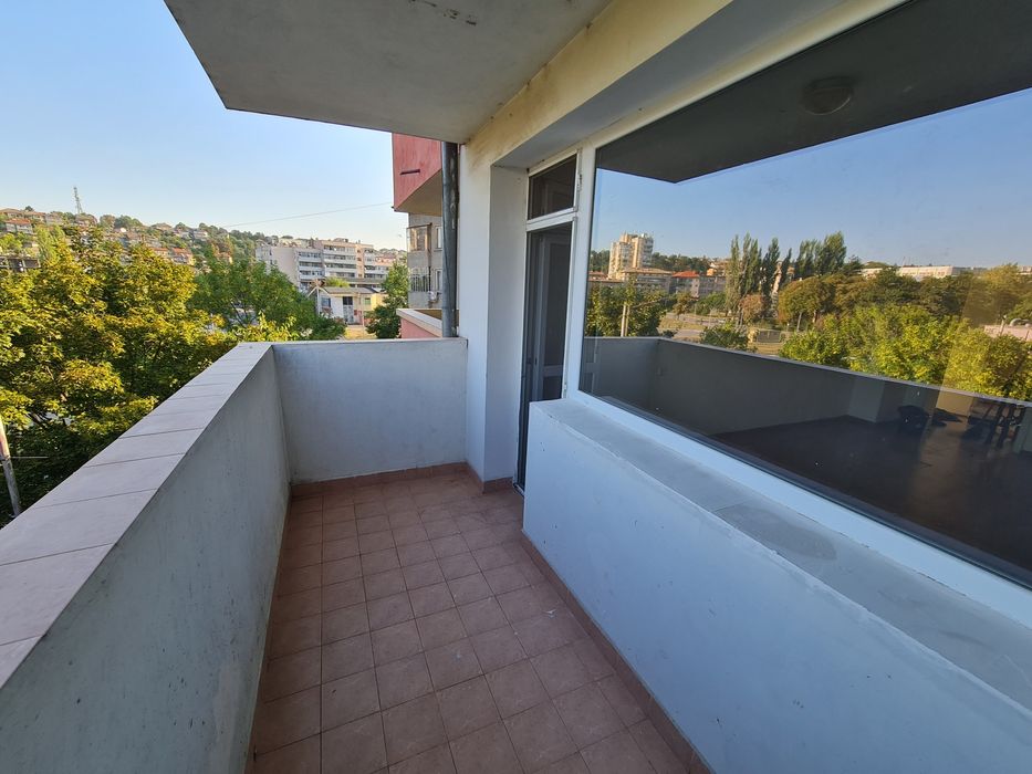 Продава се Тристаен апартамент в Попово - 84 кв.м за 1429 €/кв.м - Снимка #2