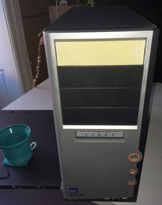 Carcasa PC tower DeLux