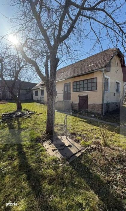 Casa de caramida cu 4 camere